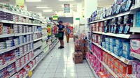 Oleh karena itu, kata Patrik, Hero Supermarket akan mengubah hingga lima gerai Giant menjadi IKEA. Sementara gerai Giant lainnya akan ditutup pada akhir Juli 2021. Walaupun negosiasi terkait potensi pengalihan kepemilikan sejumlah gerai Giant kepada pihak ketiga masih berlangsung. Selain itu, perseroan juga sedang mempertimbangkan untuk mengubah sejumlah gerai Giant menjadi gerai Hero Supermarket.
