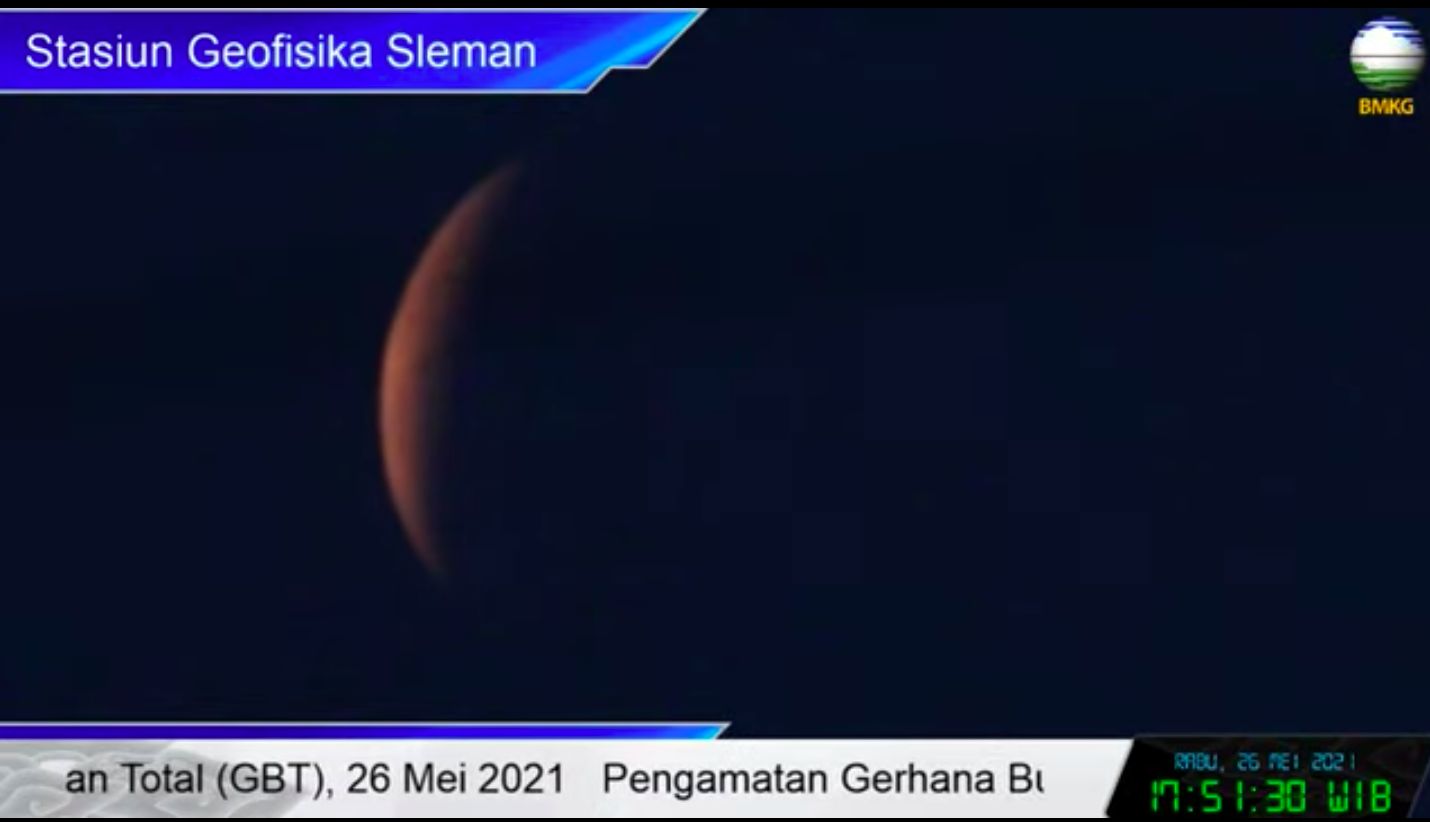 Fase awal gerhana bulan total, super blood moon, 26 Mei 2021. (Dok BMKG)