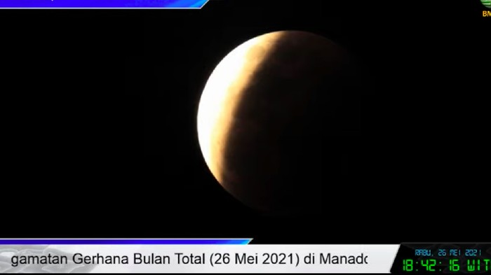 Fase awal gerhana bulan total, super blood moon, 26 Mei 2021. (Dok BMKG)