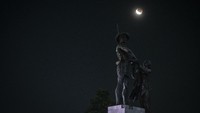 Fase gerhana bulan total di wilayah DKI Jakarta dan sekitarnya berlangsung pada pukul 18.09-20.51 WIB dan fase total pada pukul 18.18 WIB. ANTARA FOTO/Aprillio Akbar.