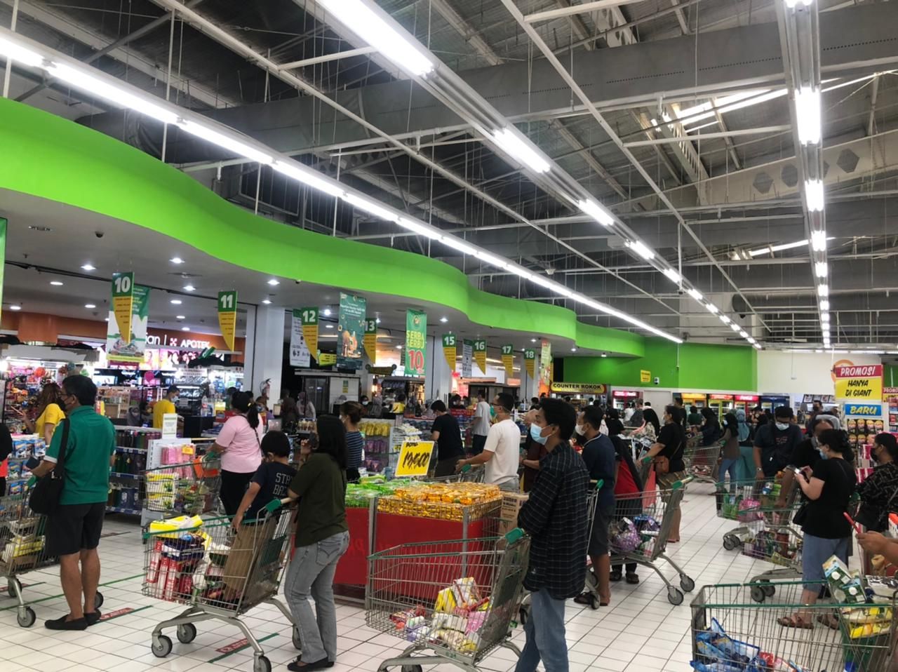 Giant BSD Diserbu Pengunjung
