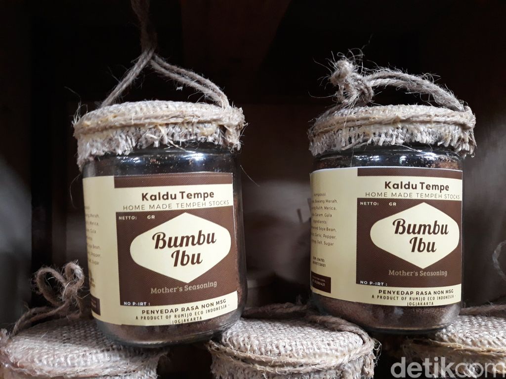 Keren! Pasutri Ini Bikin Kaldu Tempe Rumahan untuk Kurangi Sampah Plastik