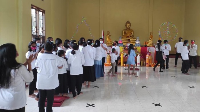 Kerukunan Beragama di Perayaan Waisak Banyuwangi