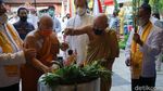 Khidmat Perayaan Waisak di Maha Vihara Mojopahit