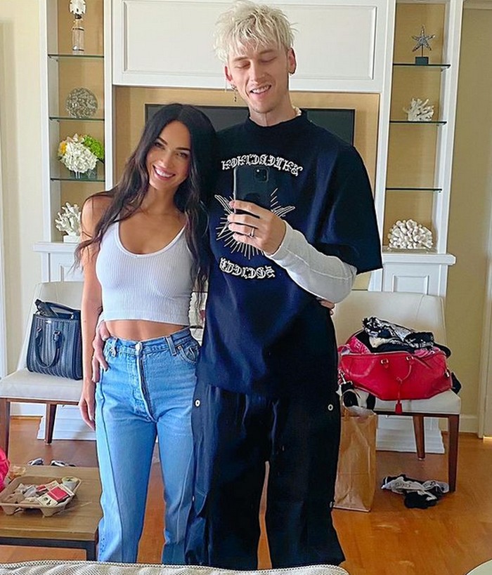 Megan Fox Dan Machine Gun Kelly Makin Lengket Megan Fox Dan Machine Gun Kelly Makin Lengket