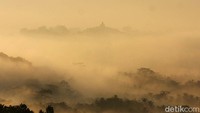 Wisata Candi Borobudur menjadi menu wajib bagi wisatawan yang berkunjung ke Jawa Tengah dan juga para tamu negara.