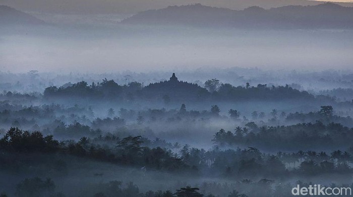 Peringatan Hari Raya Waisak tidak terpisahkan dengan keberadaan Candi Borobudur di Jawa Tengah. Yuk simak lagi kemegahannya.