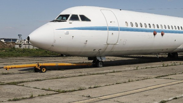 Pesawat itu digunakan untuk penerbangan resmi diktator Rumania antara tahun 1986 dan 1989.