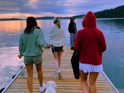 Putri Bungsu Bill Gates Umbar Kemesraan dengan Pacar