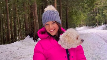 Phoebe juga dikenal sangat rukun dengan kedua kakaknya. Foto: Instagram/@pheebeegates