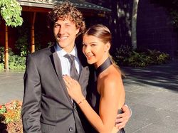 Putri Bungsu Bill Gates Umbar Kemesraan dengan Pacar