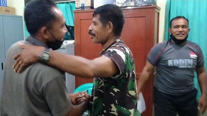 Proses perdamaian antara oknum TNI dan petugas SPBU di NTT (dok. TNI)