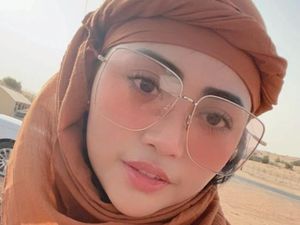 7 Gaya Rachel Vennya Liburan di Dubai, Diduga Bareng Kekasih Baru