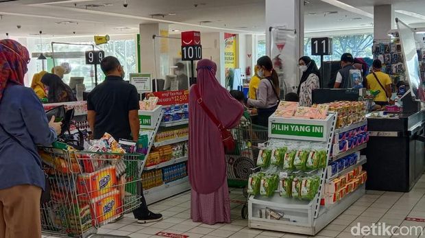 Suasana Giant Bintaro Jelang Tutup Permanen
