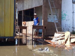 Banjir Rob Rendam Pesisir Pasuruan, Air Masuk Perkampungan dan Pelabuhan