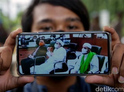 Buntut Kasus Kerumunan Megamendung, Habib Rizieq Didenda Rp 20 Juta