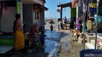 Menurut Arif, potensi banjir rob ini diprediksi masih akan terjadi hingga tanggal 29 Mei nanti. Hal itu sesuai dengan imbauan Badan Meteorologi, Klimatologi, dan Geofisika (BMKG).