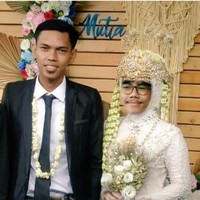 Iya sih benar jadi pengantin, tapi kenapa dieditnya jadi pengantin yang cewek bukan yang cowok? Nggak habis pikir deh.. Foto: Twitter.com/pantungalimar