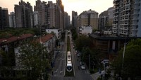 Trem Optics Valley Quantum yang beroperasi saat pengoperasian dua jalur trem di Wuhan, Provinsi Hubei, China. Getty Images  