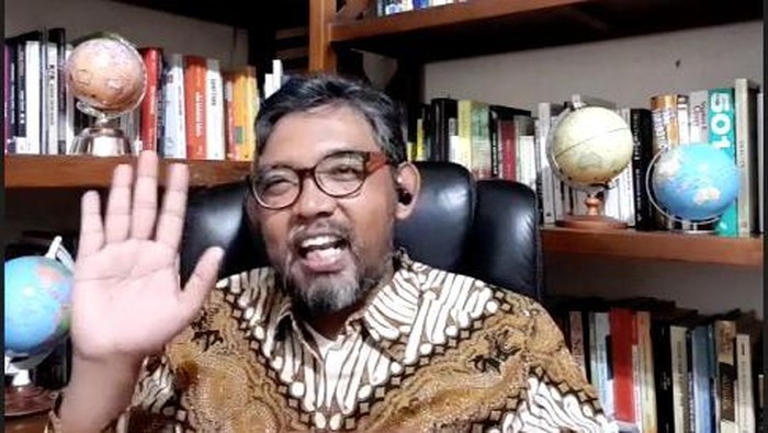 Direktur Sosialisasi dan Kampanye Antikorupsi KPK Giri Supradiono