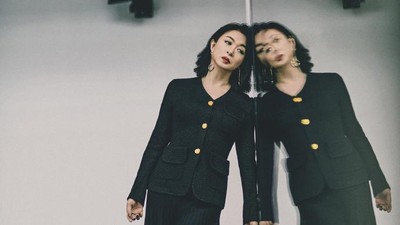 10 Foto Transgender China Berlidah Tajam yang Jadi Model Dior