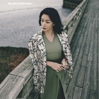 Aku tidak menyukai acaranya atau lidah tajamnya yang suka bergosip tapi ketika dia bilang terima dirimu sendiri di video. Itu terasa lebih nyata dan meyakinkan daripada ketika para idol mengatakannya karena kita semua tahu apa yang dilaluinya dalam hidup, ini cocok, kata salah satu netizen bernama Wang kepada Global Times.Foto: Weibo Jin Xing