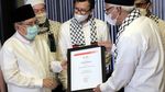 JK Serahkan Bantuan untuk Palestina di Masjid Raya Bintaro