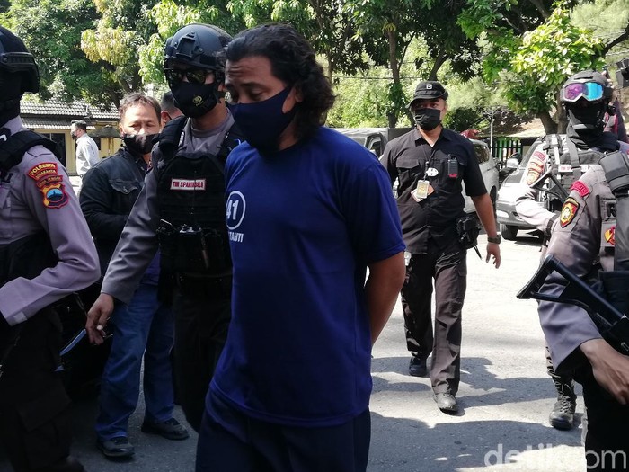 Jumpa pers kasus pria pukul dan ancam bunuh polisi di Polresta Solo, Kamis (27/5/2021).