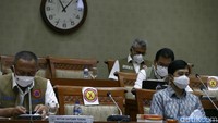 Dante menyebut kasus Corona di Indonesia sudah mengalami mutasi secara genomik. Ini terbukti lantaran varian virus COVID-19 di Indonesia berbeda dengan varian virus yang ada di Wuhan, China.
