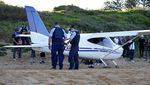 Mesin Rusak, Pesawat Ini Mendarat Darurat di Pantai Sydney