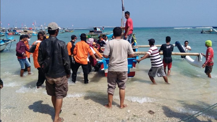 Nelayan yang hilang tergulung ombak di Sukabumi ditemukan tewas