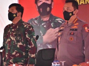 Langkah TNI-Polri Tangani Lonjakan Kasus Corona di Kudus-Bangkalan