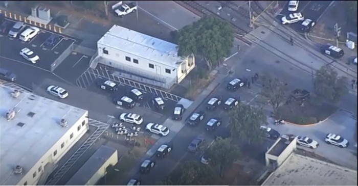Penembakan terjadi di sebuah bengkel pemeliharaan gerbong kereta di San Jose, California, Amerika Serikat (AS). Sedikitnya 8 orang tewas dan pelaku turut tewas.