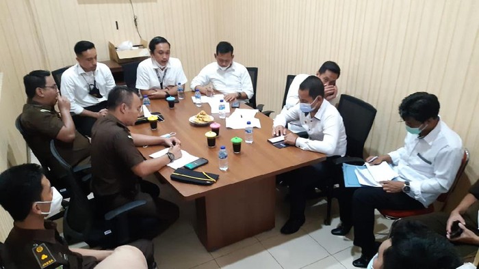 Penyerahan berkas perkara perusakan Mapolsek Candipuro ke kejaksaan