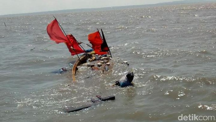 perahu nelayan tenggelam
