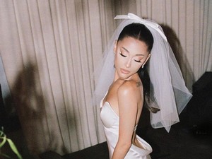 Lirik, Terjemahan dan Makna Lagu Yes, And? dari Ariana Grande