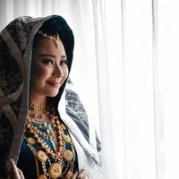 Pada tahun 2018 Chikita Meidy menikah dengan Indra Adhitya Masjid Ululalbab, Gedung Bidakara, Jakarta Selatan. Untuk akad nikah, Chikita memilih mengenakan busana Koto Gadang berwarna biru dongker yang dipasukan dengan silver. Foto: Instagram/chikitameidy