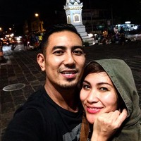 Rio Febrian dan Sabria Kono menikah pada 3 Februari 2010 setelah menjalani masa pacaran selama empat tahun. Keduanya mantap untuk menikah meski menganut kepercayaan yang berbeda. Rio memeluk agama Kristen, sementara Sabria beragama Islam. Rio dan Sabria kemudian memutuskan untuk menikah di Bangkok, Thailand. Foto: Instagram: @riofebrian25