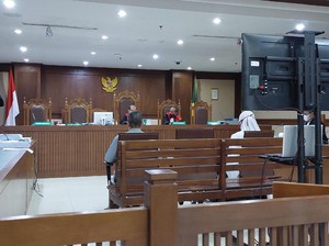 Eks Pejabat Kemenkes Dituntut 2,5 Tahun Bui di Kasus Korupsi Alkes RS Unair