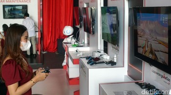 Selain itu, ada sembilan lokasi di delapan kota yang juga akan menikmati layanan 5G, di antaranya Medan, Batam, Bandung (dua lokasi di Telkom University dan ITB), Balikpapan, Solo, Jakarta, Surabaya, Makassar, dan Denpasar.