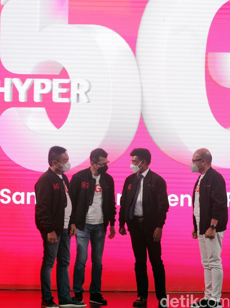 Masyarakat Indonesia bersiaplah menyambut era internet super ngebut, yang mana layanan 5G direncanakan diluncurkan pada hari ini, Kamis (27/5/2021). Adalah Telkomsel, operator seluler pertama yang menggelar jaringan 5G tersebut di Indonesia.