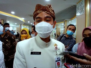 39 Santri Ponpes Guru Ngaji Jokowi Kena Corona, Gibran Kaji Lagi PTM Solo