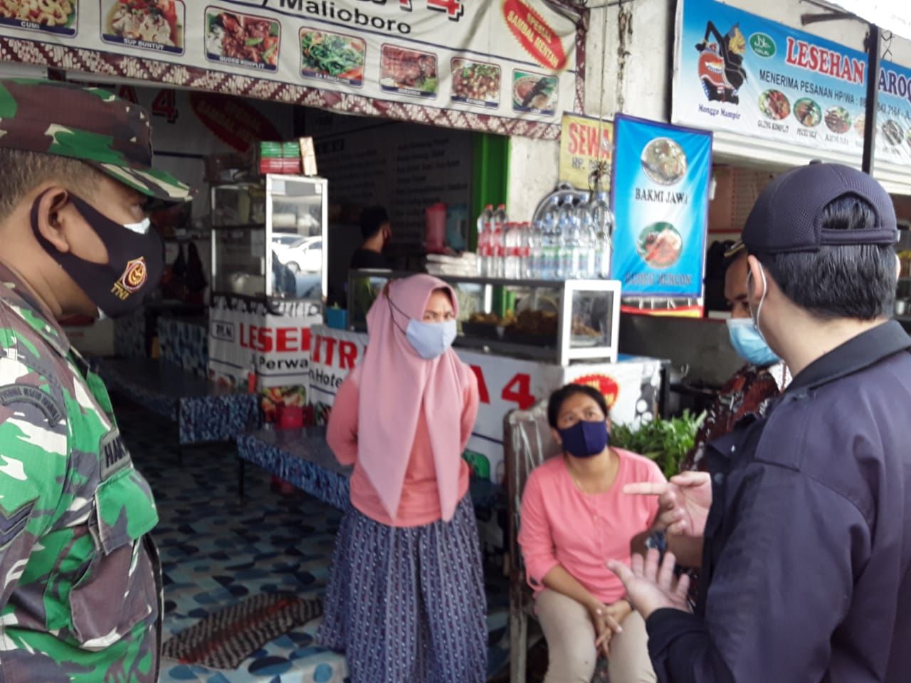 Warung pecel lele yang viral 'nuthuk' harga di Malioboro Yogyakarta, Kamis (27/5/2021).