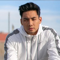 Yoshi Sudarso lahir di Jakarta dari orangtua asal Indonesia keturunan Tionghoa. Dia dan keluarganya lalu pindah ke California ketika usia Yoshi 9 tahun. Foto: Instagram/yoshi_sudarso