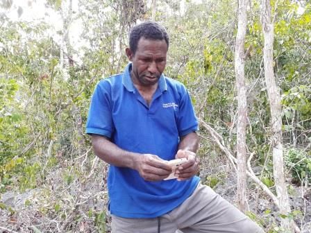 Cara Telepon di Kampung Goras