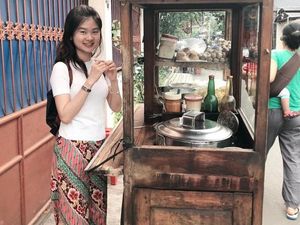 10 Pose Imut Felicia Tissue Saat Rayakan Ulang Tahun dan Makan Bersama