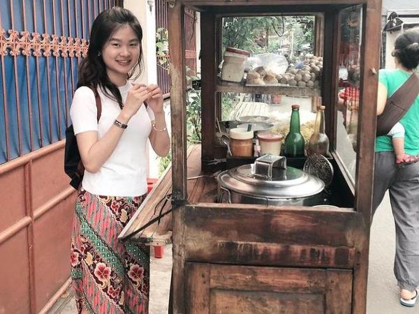 10 Pose Imut Felicia Tissue Saat Rayakan Ulang Tahun dan Makan Bersama