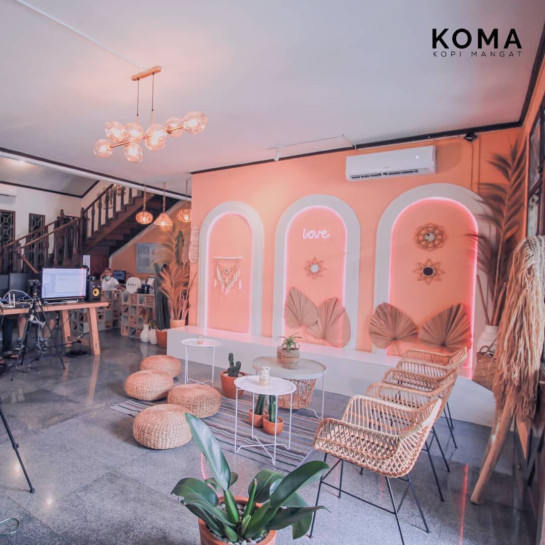 5 Kafe Bernuansa Bali Ini Bernuansa Asri dan Nyaman