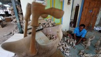 Kerajinan tersebut laku hingga ke Inggris dan Amerika.