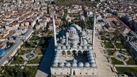 Salah satu peninggalannya yang terkenal adalah Masjid Sultan Muhammad II atau Fatih Mosque. Getty Images/Chris McGrath  